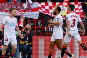 爱游戏-巴萨惨败塞维利亚，主帅再度遭到指责的简单介绍