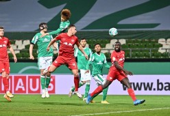 爱游戏体育-不莱梅晋级德国杯半决赛，期待夺冠奖杯(德乙不莱梅对汉堡)