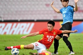 ayx.com-奋力拼抢,全部力量投入到比赛中英语