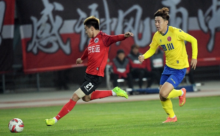 爱游戏体育-辽足遭遇连败，保级形势严峻，全队寻求突破的简单介绍  第2张