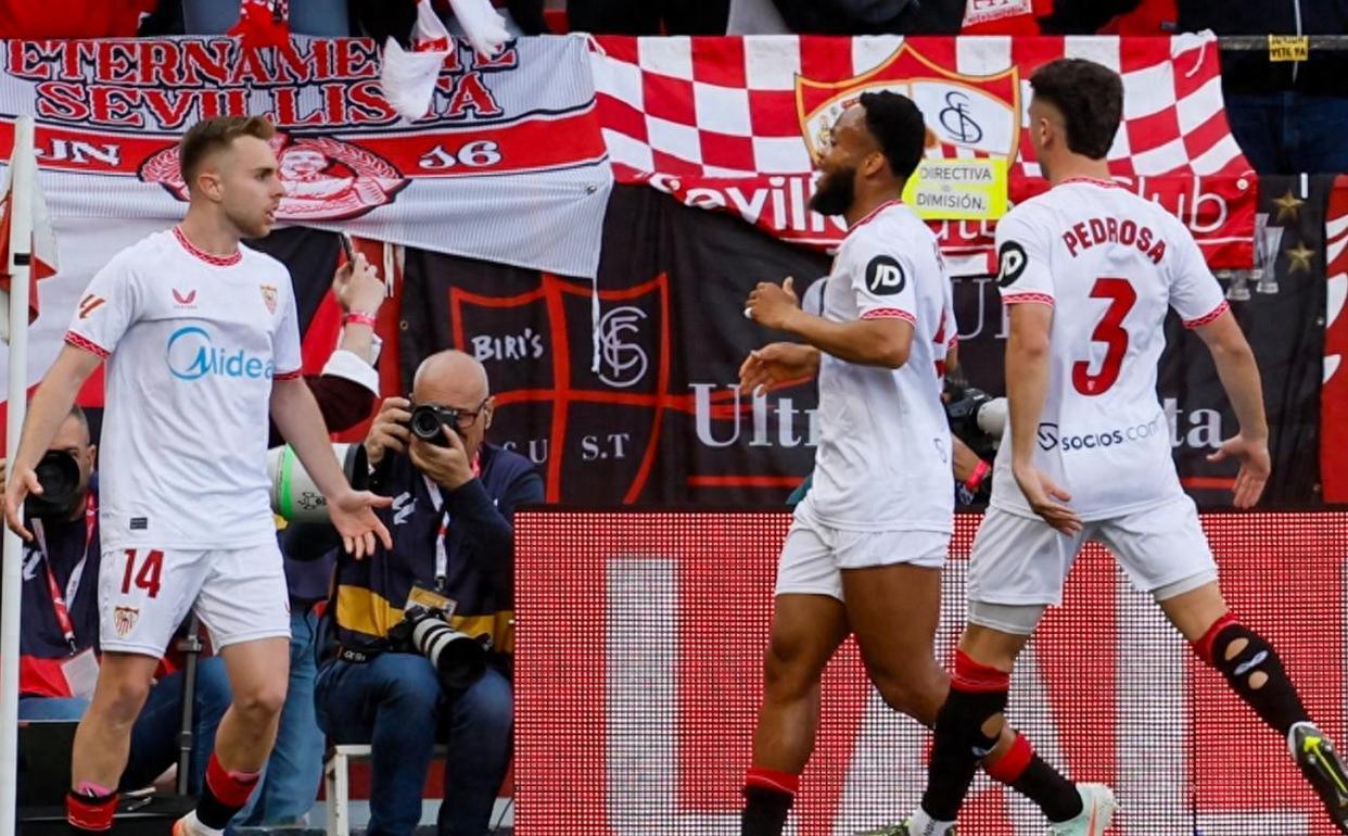 爱游戏-巴萨惨败塞维利亚,主帅再度遭到指责的简单介绍 第1张 爱游戏-巴萨惨败塞维利亚,主帅再度遭到指责的简单介绍 第1张